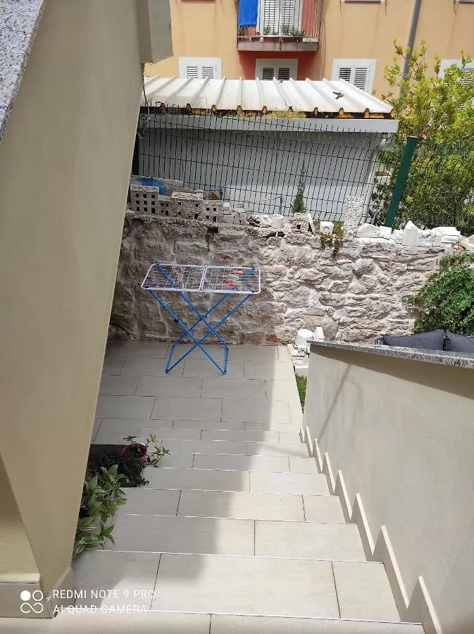 בית נופש הוילה פרקו Podvrsina1A Rosa