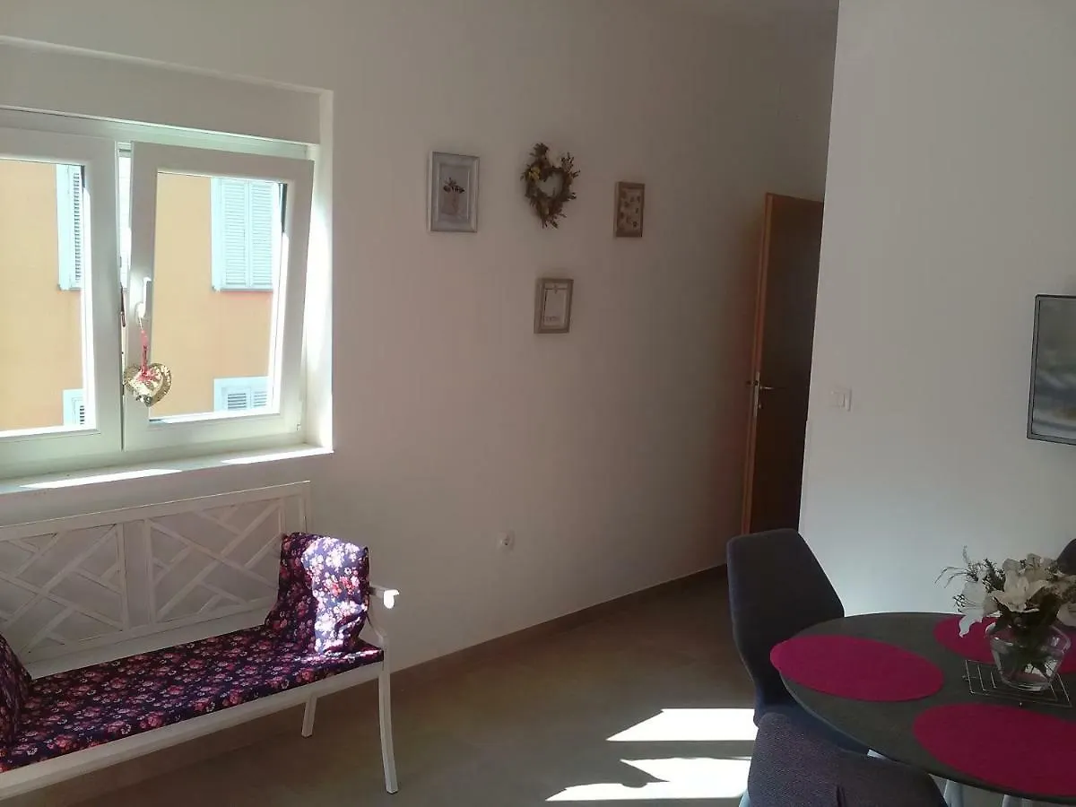 הוילה פרקו Podvrsina1A Rosa קרואטיה