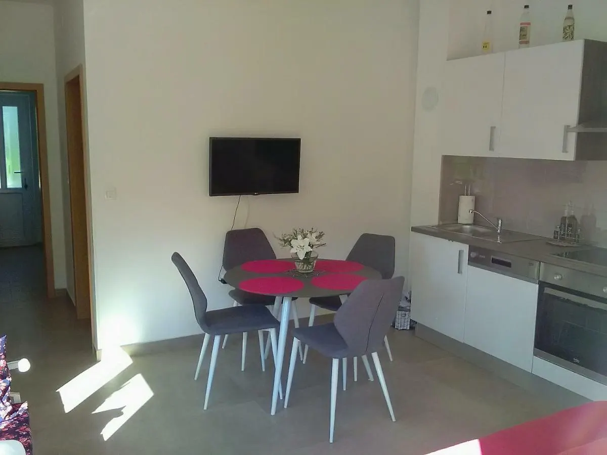 הוילה פרקו Podvrsina1A Rosa
