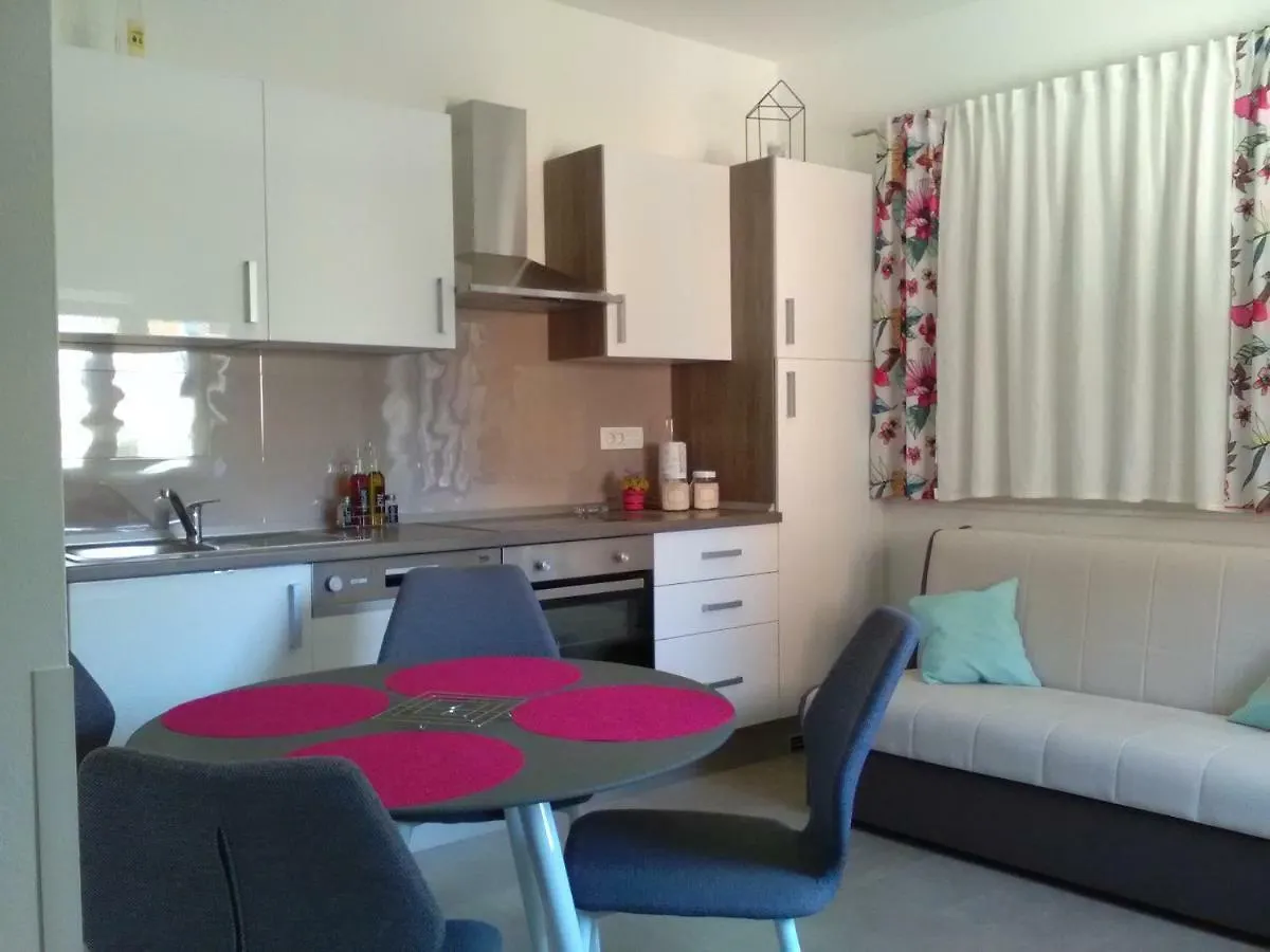 הוילה פרקו Podvrsina1A Rosa