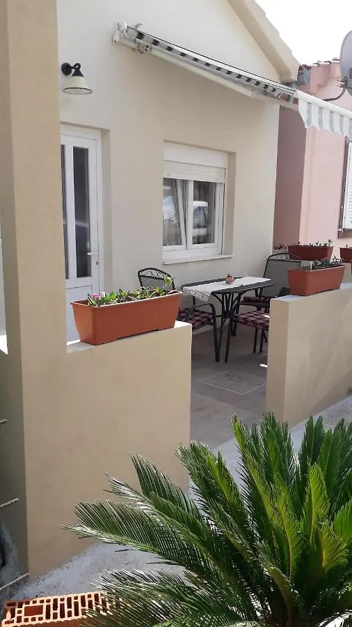 בית נופש הוילה פרקו Podvrsina1A Rosa